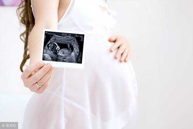怀孕前三个月非常关键，胎儿期待孕妈妈能这样